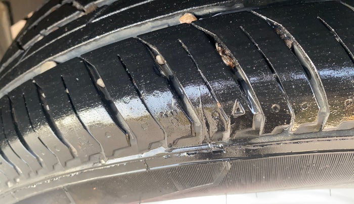 2024 Nissan MAGNITE  XE AMT EZ Shift, Petrol, Automatic, 15,036 km, Left Rear Tyre Tread