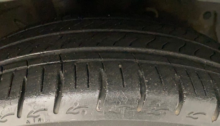 2020 Hyundai GRAND I10 NIOS ASTA 1.2 KAPPA VTVT, Petrol, Manual, 22,126 km, Right Front Tyre Tread