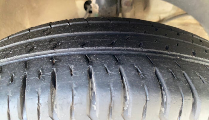 2019 Maruti Dzire VXI, Petrol, Manual, 49,126 km, Right Front Tyre Tread