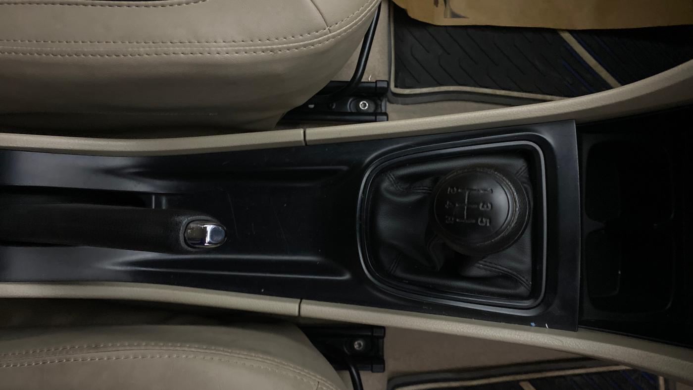 2021 Maruti Ciaz SIGMA 1.5 SHVS MT  PETROL, Petrol, Manual, 31,012 km, Gear Lever