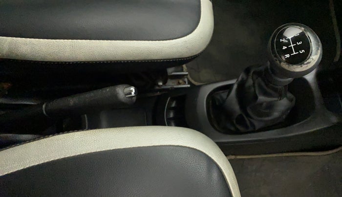 2015 Maruti Wagon R 1.0 VXI, Petrol, Manual, 63,478 km, Gear Lever