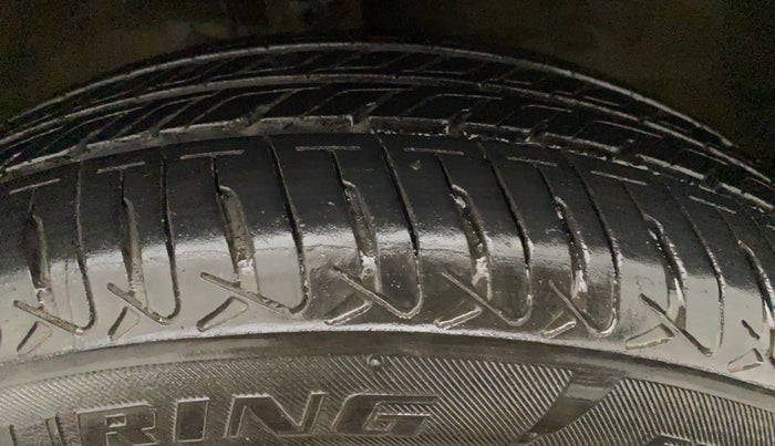 2015 Maruti Wagon R 1.0 VXI, Petrol, Manual, 63,478 km, Right Front Tyre Tread
