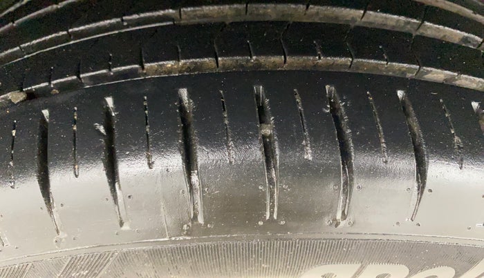 2023 Maruti Baleno ZETA 1.2 AGS, Petrol, Automatic, 13,205 km, Right Rear Tyre Tread