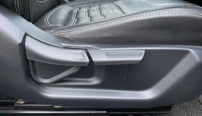 2020 KIA SELTOS HTK PLUS 1.5 PETROL, Petrol, Manual, 20,268 km, Driver Side Adjustment Panel