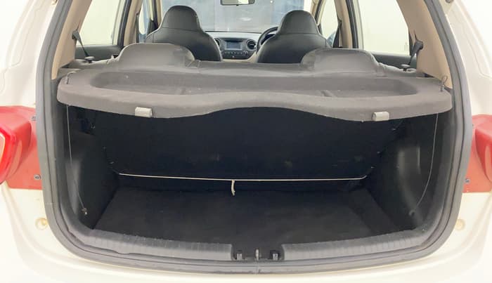 2017 Hyundai Grand i10 SPORTZ U2 1.2 CRDI, Diesel, Manual, 42,102 km, Boot Inside