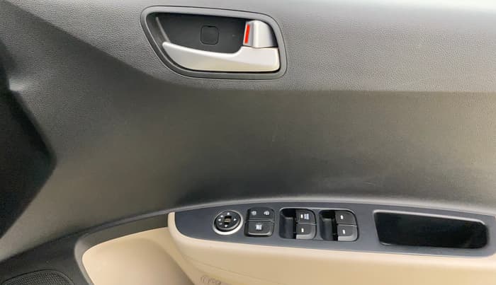 2017 Hyundai Grand i10 SPORTZ U2 1.2 CRDI, Diesel, Manual, 42,102 km, Driver Side Door Panels Control