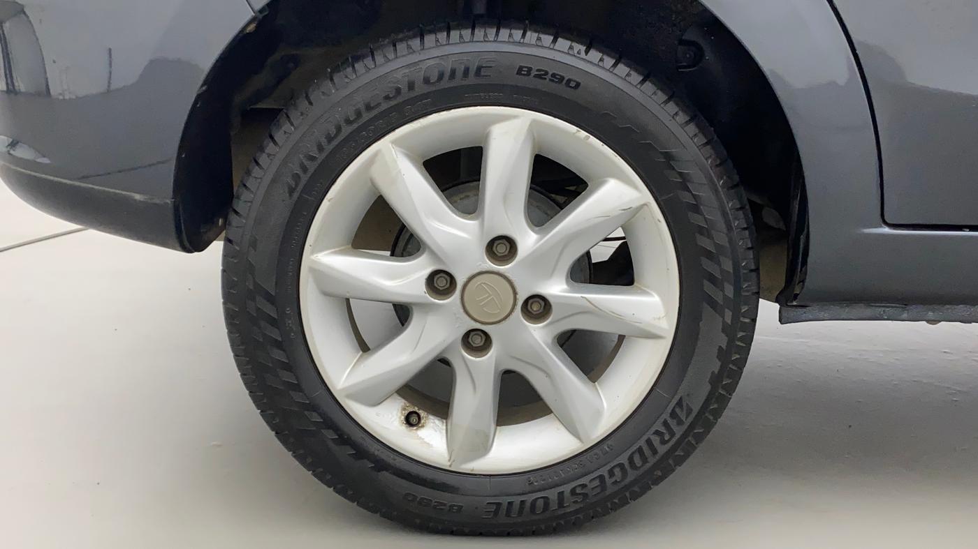 2017 Tata Zest XT PETROL, Petrol, Manual, 69,819 km, Right Rear Wheel