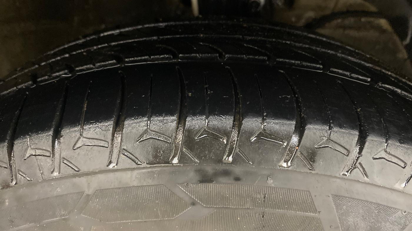2020 Maruti XL6 ZETA MT, Petrol, Manual, 91,675 km, Right Front Tyre Tread