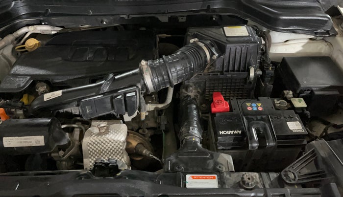 2023 Mahindra XUV300 W6 1.2 PETROL AMT, Petrol, Automatic, 39,599 km, Engine View - Left