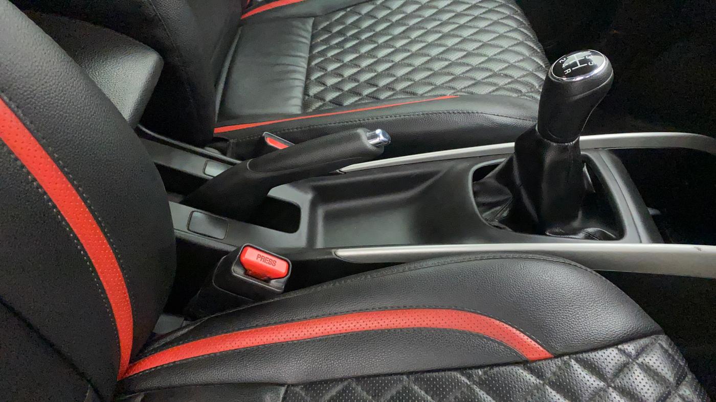2016 Maruti Baleno ALPHA PETROL 1.2, Petrol, Manual, 81,914 km, Gear Lever