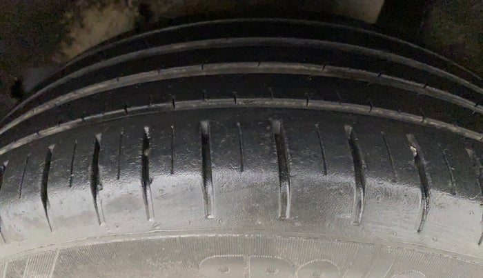 2016 Maruti Baleno ALPHA PETROL 1.2, Petrol, Manual, 81,914 km, Left Rear Tyre Tread