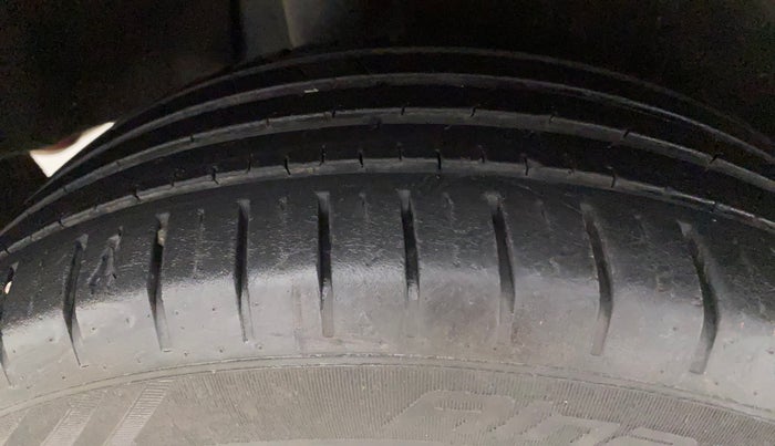 2016 Maruti Baleno ALPHA PETROL 1.2, Petrol, Manual, 81,914 km, Right Rear Tyre Tread