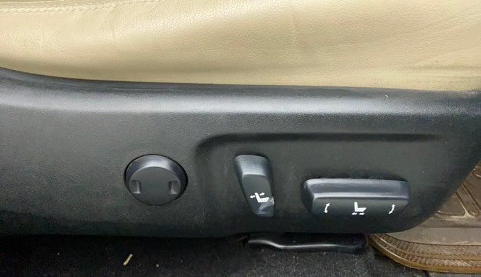 2014 Toyota Corolla Altis VL AT PETROL, Petrol, Automatic, 1,04,005 km, Driver Side Adjustment Panel