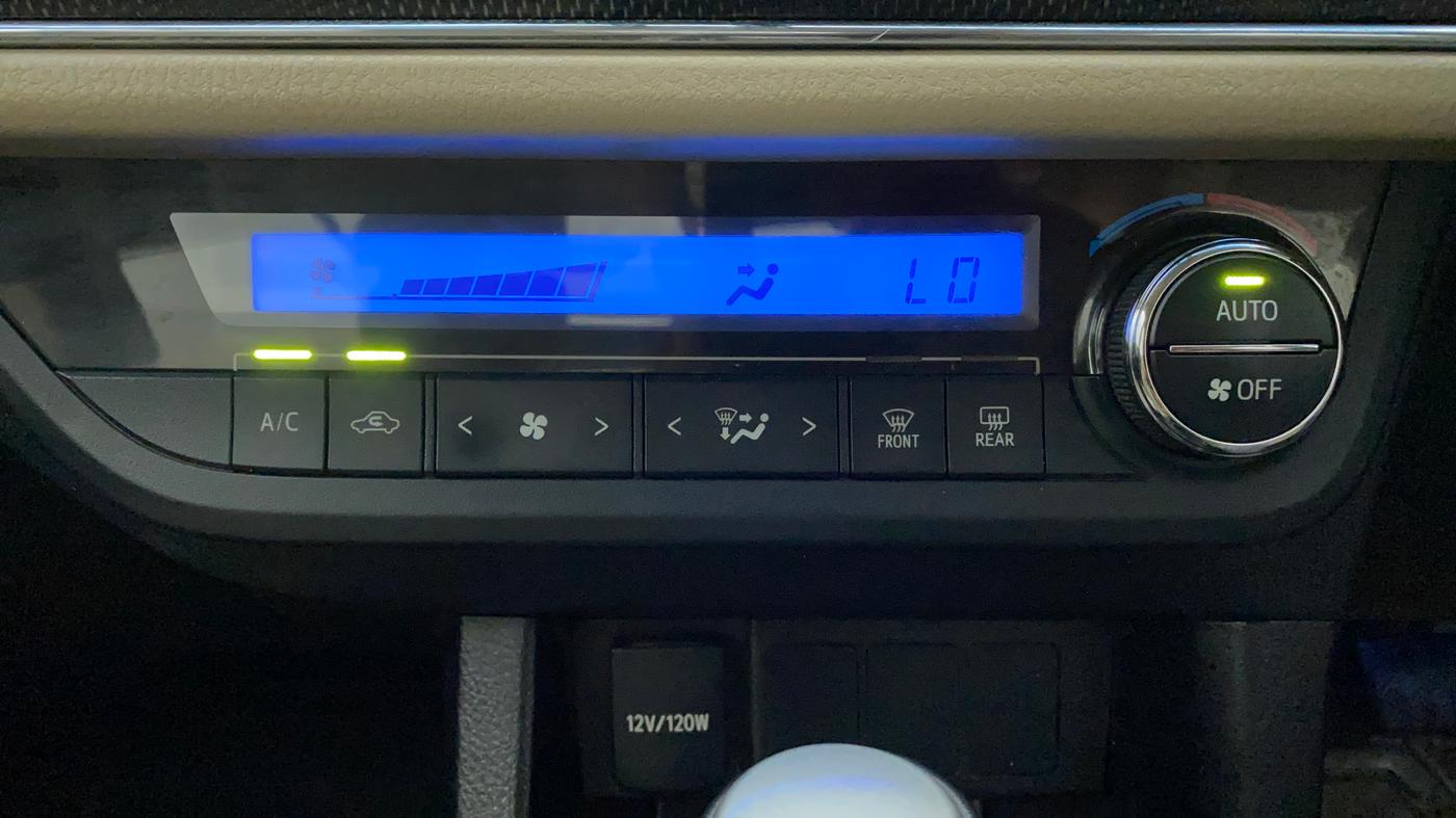 2014 Toyota Corolla Altis VL AT PETROL, Petrol, Automatic, 1,04,005 km, Automatic Climate Control