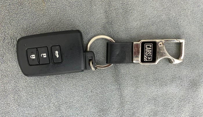 2014 Toyota Corolla Altis VL AT PETROL, Petrol, Automatic, 1,04,005 km, Key Close Up