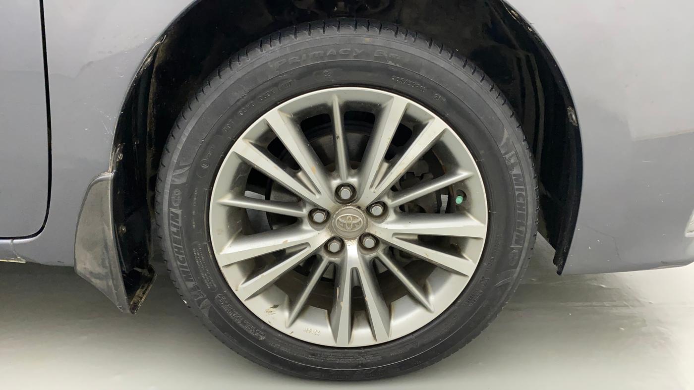 2014 Toyota Corolla Altis VL AT PETROL, Petrol, Automatic, 1,04,005 km, Right Front Wheel