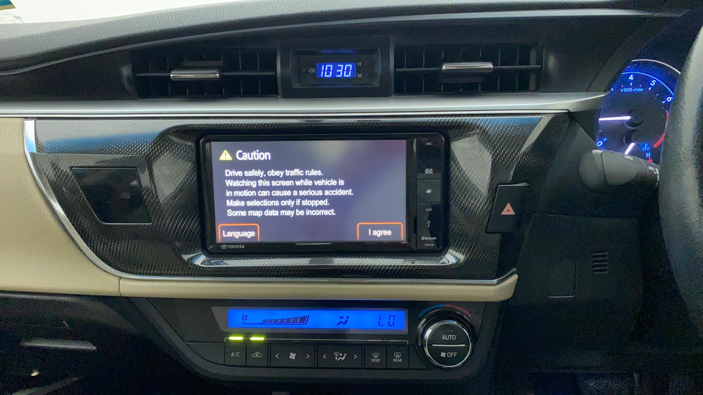 2014 Toyota Corolla Altis VL AT PETROL, Petrol, Automatic, 1,04,005 km, Air Conditioner