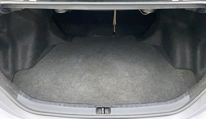 2014 Toyota Corolla Altis VL AT PETROL, Petrol, Automatic, 1,04,005 km, Boot Inside