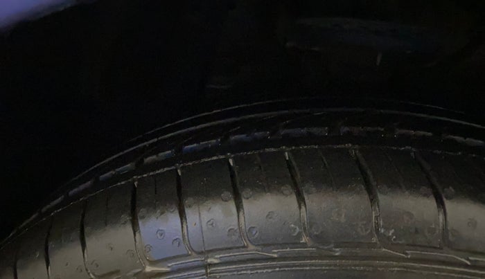 2015 Hyundai Elite i20 SPORTZ 1.2, Petrol, Manual, 51,700 km, Left Front Tyre Tread