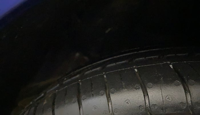 2015 Hyundai Elite i20 SPORTZ 1.2, Petrol, Manual, 51,700 km, Right Front Tyre Tread