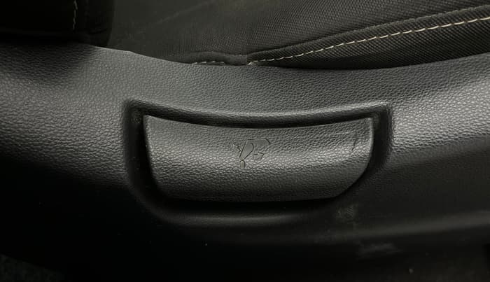 2017 Hyundai Creta E PLUS 1.6 PETROL, Petrol, Manual, 36,843 km, Driver Side Adjustment Panel