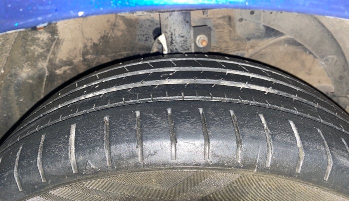 2019 Toyota Glanza G ISG, Petrol, Manual, 45,930 km, Right Front Tyre Tread