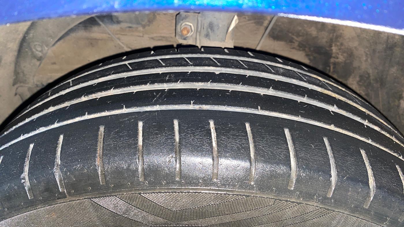 2019 Toyota Glanza G ISG, Petrol, Manual, 45,930 km, Left Front Tyre Tread