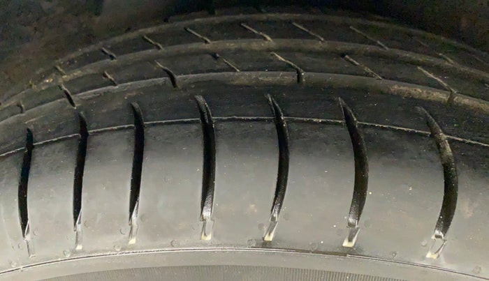 2011 Hyundai i20 MAGNA 1.2, Petrol, Manual, 39,846 km, Left Rear Tyre Tread