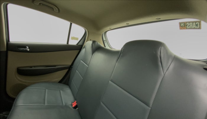 2011 Hyundai i20 MAGNA 1.2, Petrol, Manual, 39,846 km, Right Side Rear Door Cabin