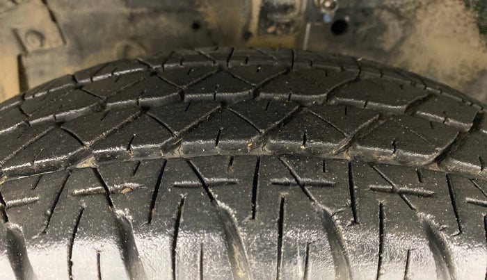 2012 Maruti Swift VXI, Petrol, Manual, 26,269 km, Left Front Tyre Tread