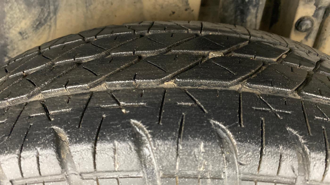 2012 Maruti Swift VXI, Petrol, Manual, 26,269 km, Left Rear Tyre Tread