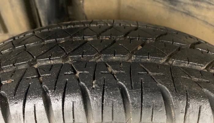 2012 Maruti Swift VXI, Petrol, Manual, 26,269 km, Right Rear Tyre Tread