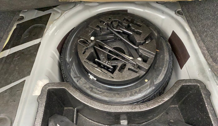 2017 Skoda Rapid STYLE 1.6 MPI AT, Petrol, Automatic, 1,17,571 km, Spare Tyre