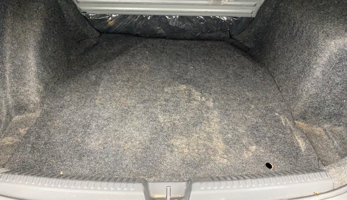 2017 Skoda Rapid STYLE 1.6 MPI AT, Petrol, Automatic, 1,17,571 km, Boot Inside