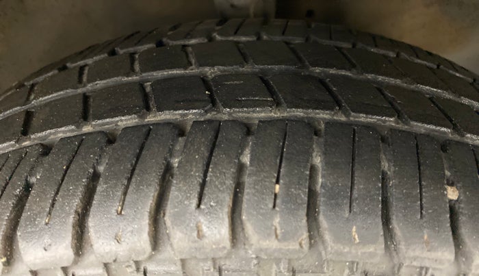2010 Hyundai Santro Xing GLS, Petrol, Manual, 72,281 km, Right Front Tyre Tread
