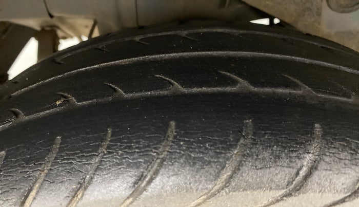 2010 Hyundai Santro Xing GLS, Petrol, Manual, 72,281 km, Right Rear Tyre Tread