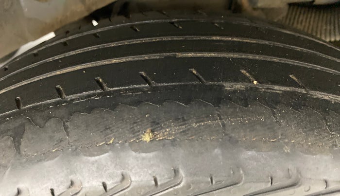 2010 Hyundai Santro Xing GLS, Petrol, Manual, 72,281 km, Left Rear Tyre Tread
