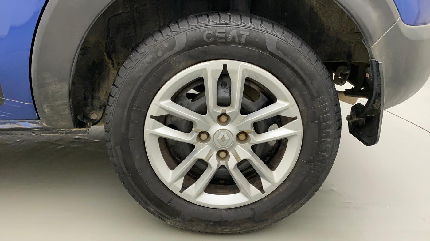 2020 Renault TRIBER RXT, Petrol, Manual, 1,10,490 km, Left Rear Wheel