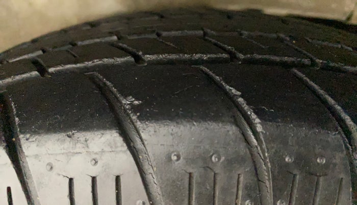 2010 Maruti A Star VXI, Petrol, Manual, 20,866 km, Left Rear Tyre Tread