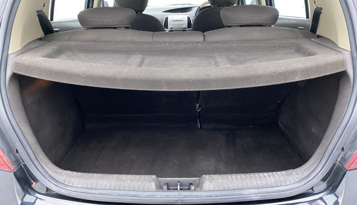 2011 Hyundai i20 SPORTZ 1.2 O, Petrol, Manual, 56,005 km, Boot Inside View