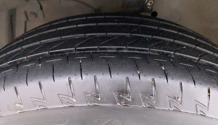 2012 Maruti Swift Dzire ZXI 1.2 BS IV, Petrol, Manual, 57,122 km, Left Front Tyre Tread