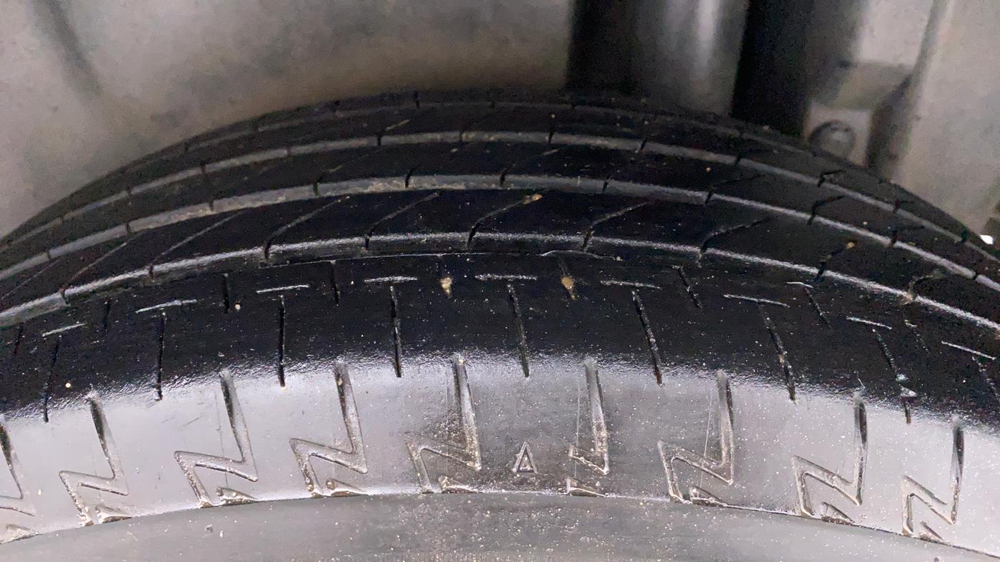 2012 Maruti Swift Dzire ZXI 1.2 BS IV, Petrol, Manual, 57,122 km, Left Rear Tyre Tread