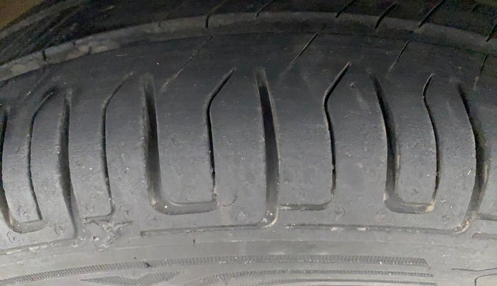 2014 Maruti Alto K10 VXI, Petrol, Manual, 51,173 km, Left Front Tyre Tread