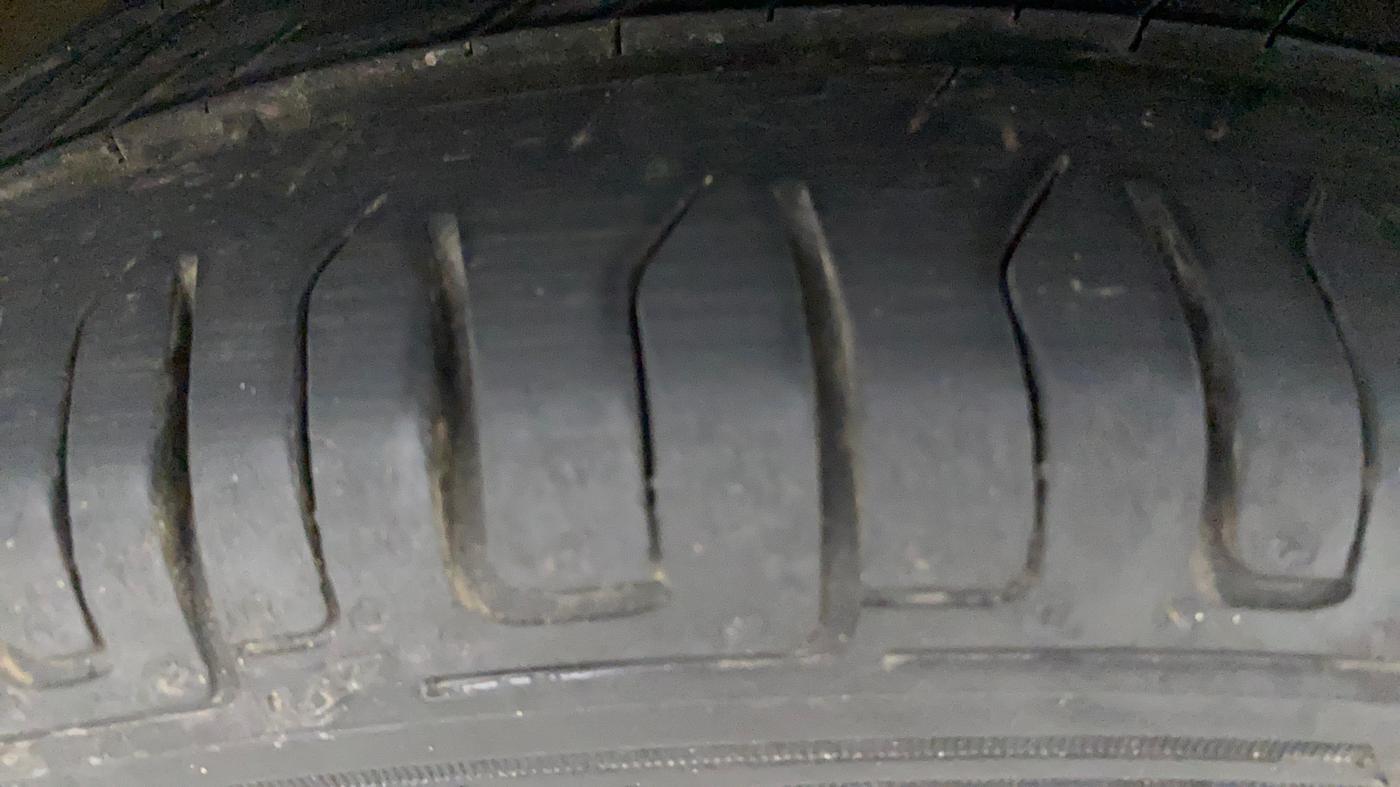 2014 Maruti Alto K10 VXI, Petrol, Manual, 51,173 km, Right Front Tyre Tread