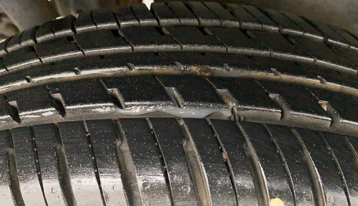 2012 Maruti Wagon R 1.0 VXI, Petrol, Manual, 37,927 km, Right Rear Tyre Tread