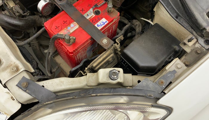 2010 Maruti Swift Dzire VXI, Petrol, Manual, 58,076 km, Left headlight - Clamp has minor damage