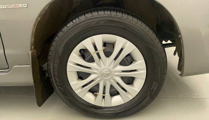 2012 Toyota Innova 2.5 GX 8 STR, Diesel, Manual, 89,683 km, Right Front Wheel