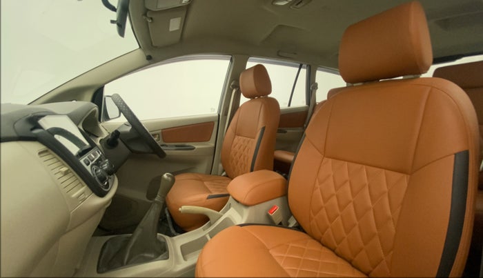 2012 Toyota Innova 2.5 GX 8 STR, Diesel, Manual, 89,683 km, Right Side Front Door Cabin