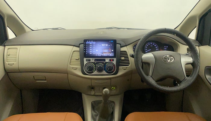 2012 Toyota Innova 2.5 GX 8 STR, Diesel, Manual, 89,683 km, Dashboard