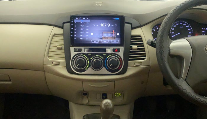 2012 Toyota Innova 2.5 GX 8 STR, Diesel, Manual, 89,683 km, Air Conditioner